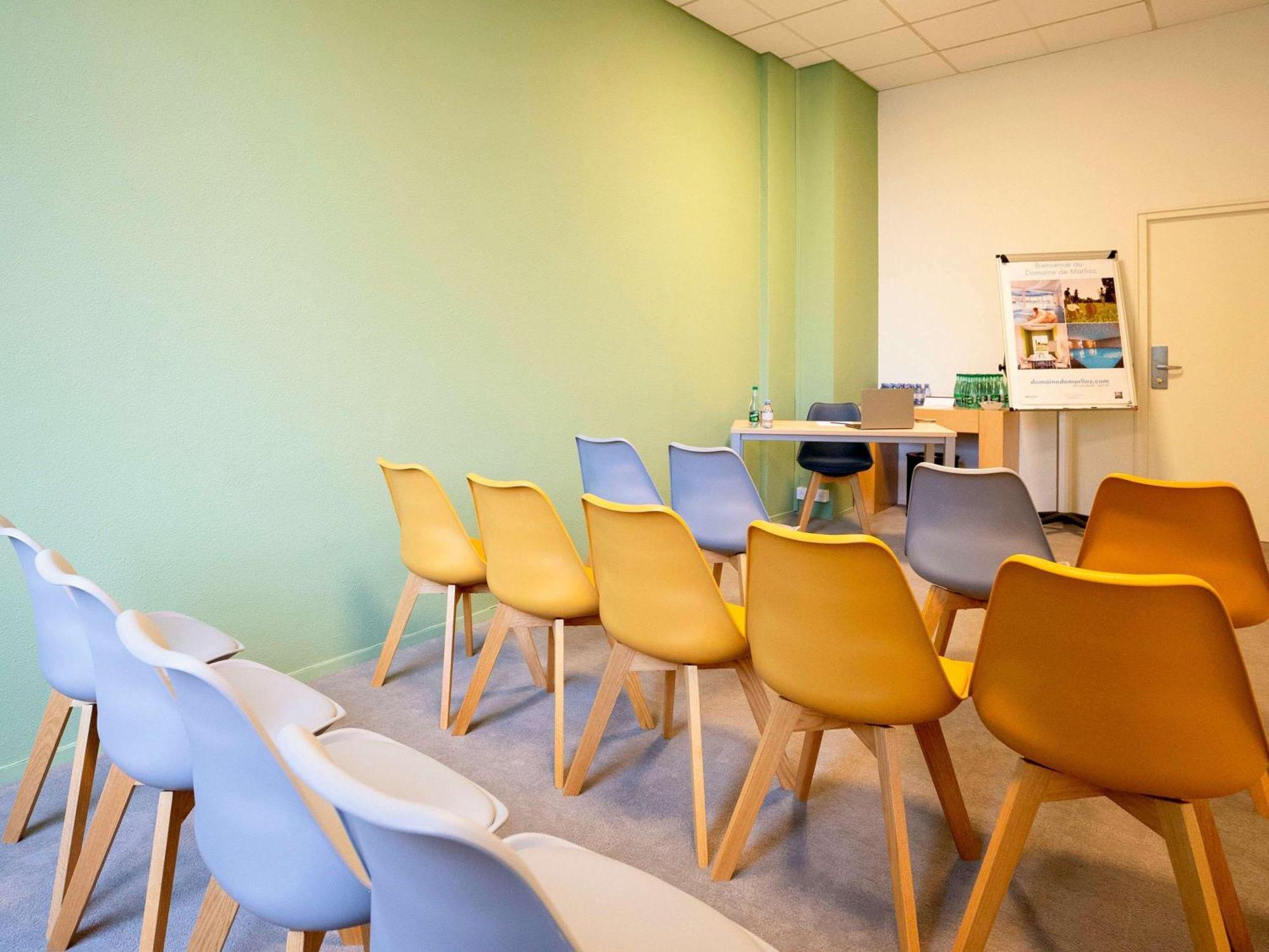 Отель Ibis Styles Aix Les Bains Domaine De Marlioz Экс-ле-Бен Экстерьер фото